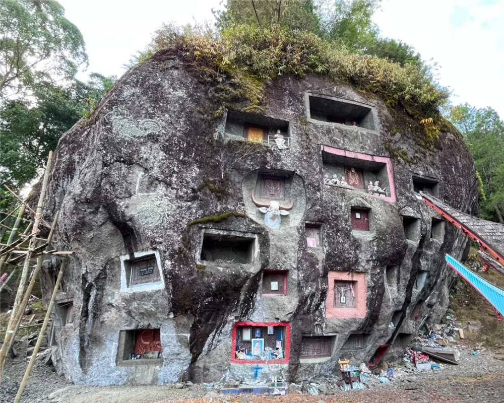 Altopiani, megaliti e Toraja rurale