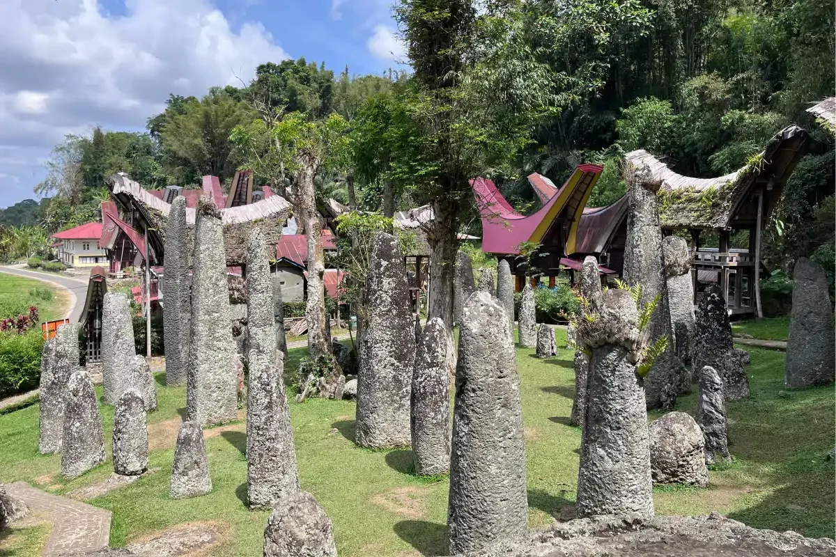 Highlands, Megaliths & Rural Toraja